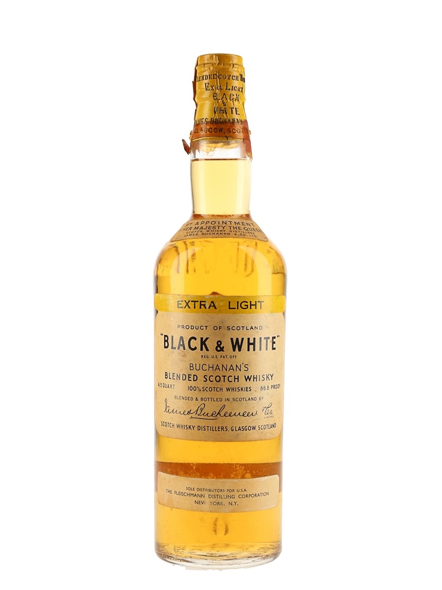 Buchanan's Black & White Extra Light Spring Cap Bottled 1960s - Fleischmann Distilling Corporation 75.7cl / 43.4%