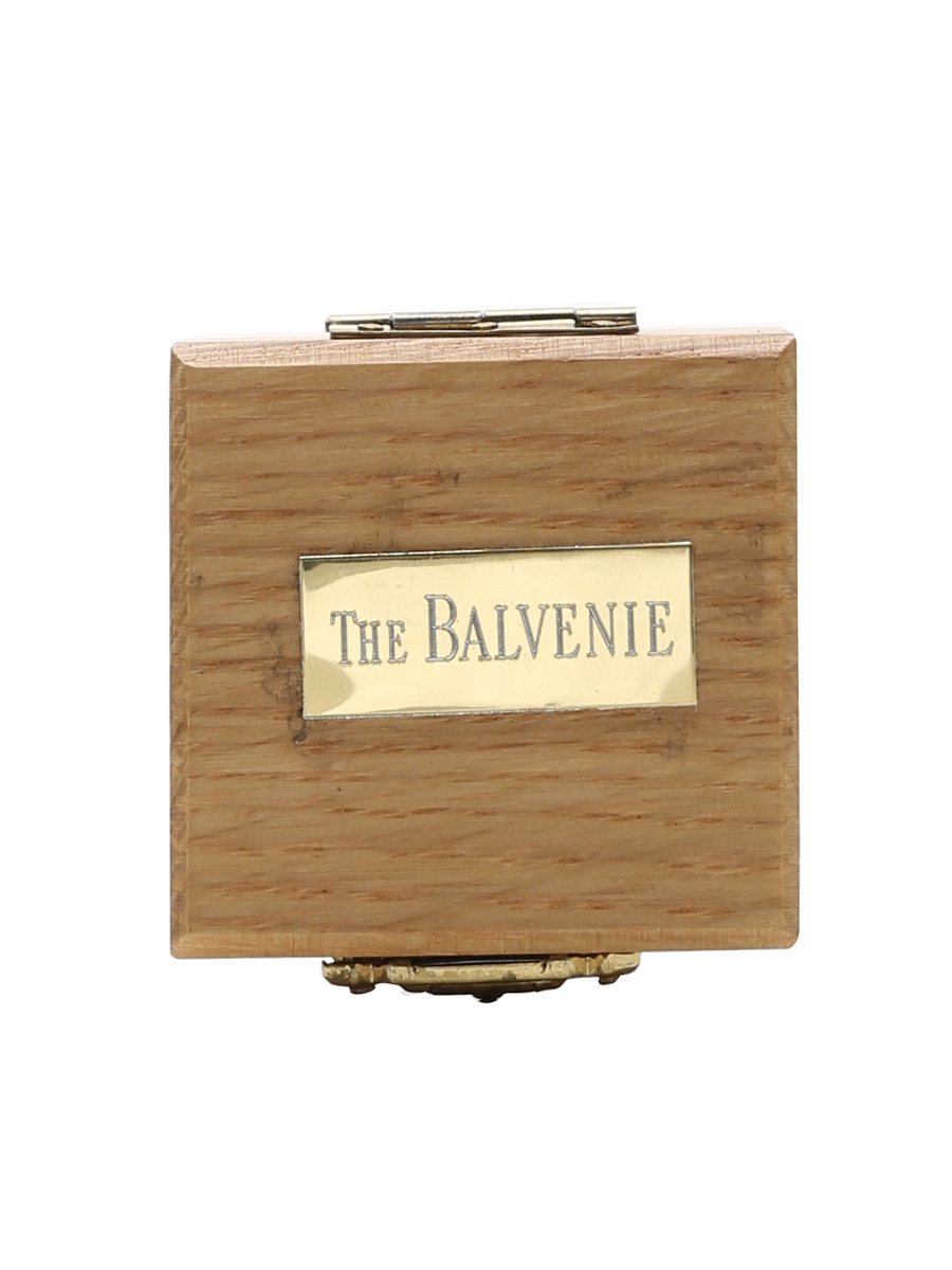 Commemorative 1892 Balvenie Shilling Set  5.5cm x 5cm x 2.5cm