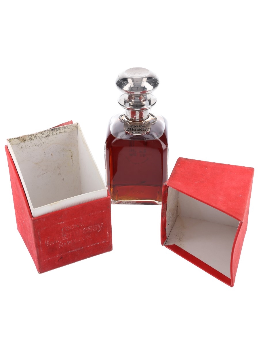 Hennessy Napoleon Silver Top Library Decanter - Lot 59352 Hennessy Napoleon Silver Top Library Decanter - Lot 59352