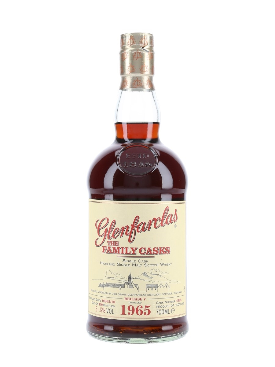 Glenfarclas 1965 The Family Casks Bottled 2010 - Release V 70cl / 51.9%