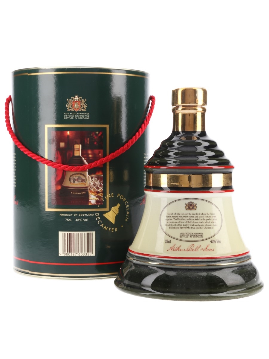 BELL'S ベル　Christmas クリスマス 1990 陶器 750ml Bell's Christmas 1990 Ceramic Decanter - Lot 76478 - Buy