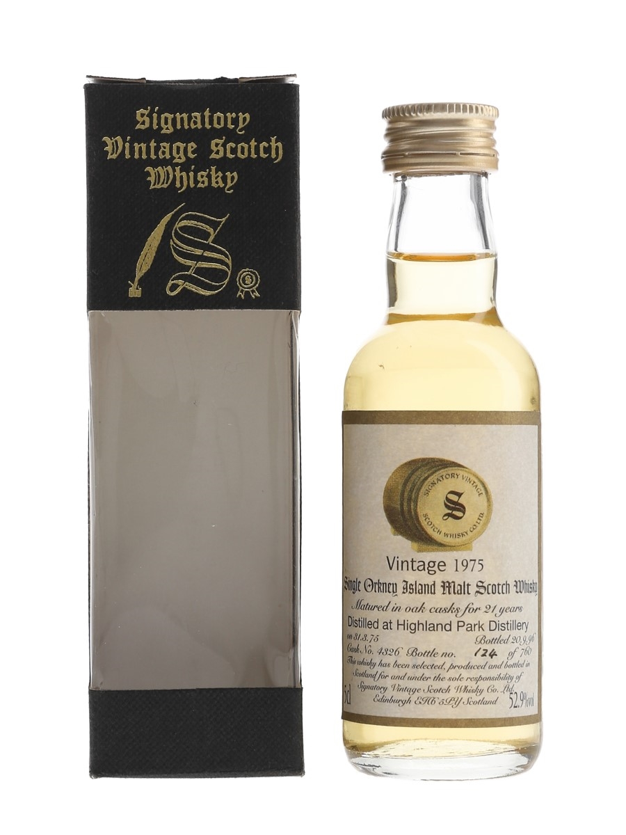 Highland Park 1975 21 Year Old Bottled 1996 - Signatory Vintage 5cl / 52.9%